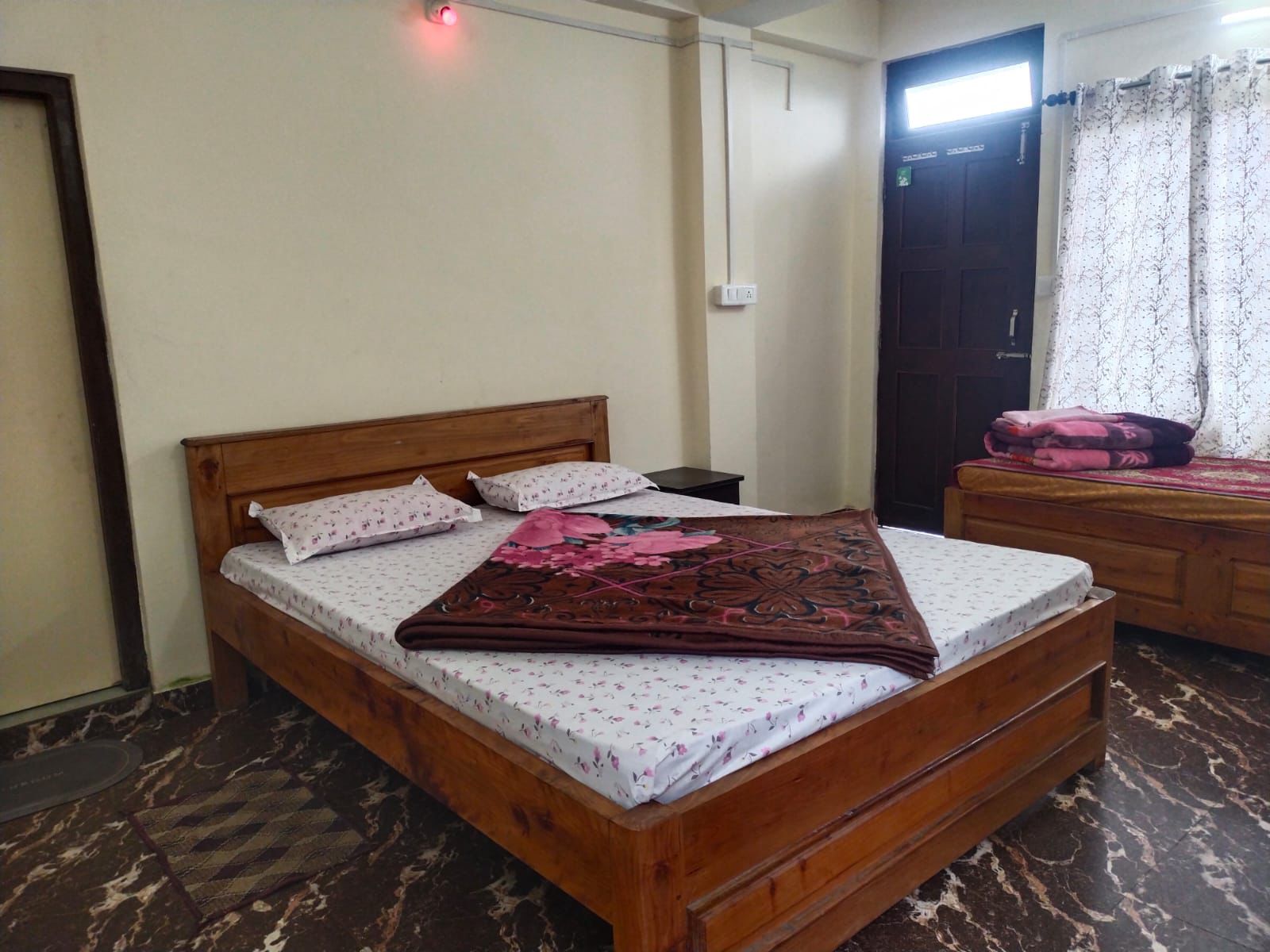 Rooms at Shayan Homestay Takdah