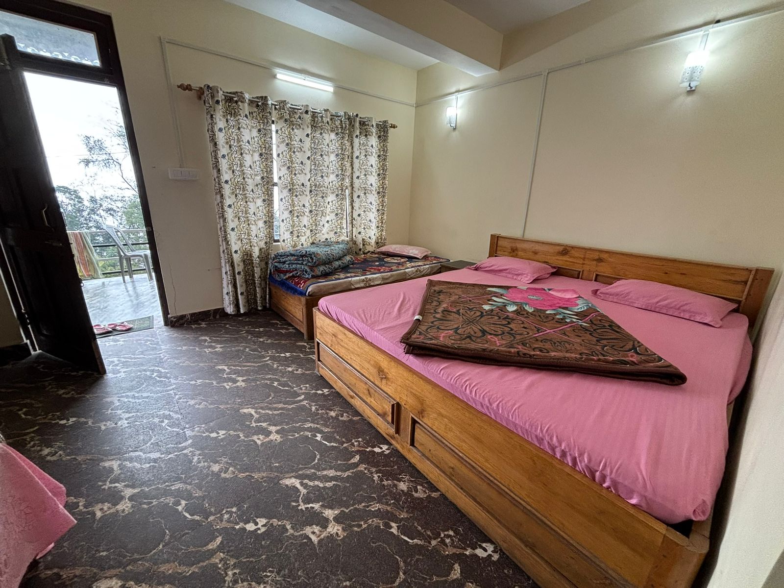 Rooms at Shayan Homestay Takdah